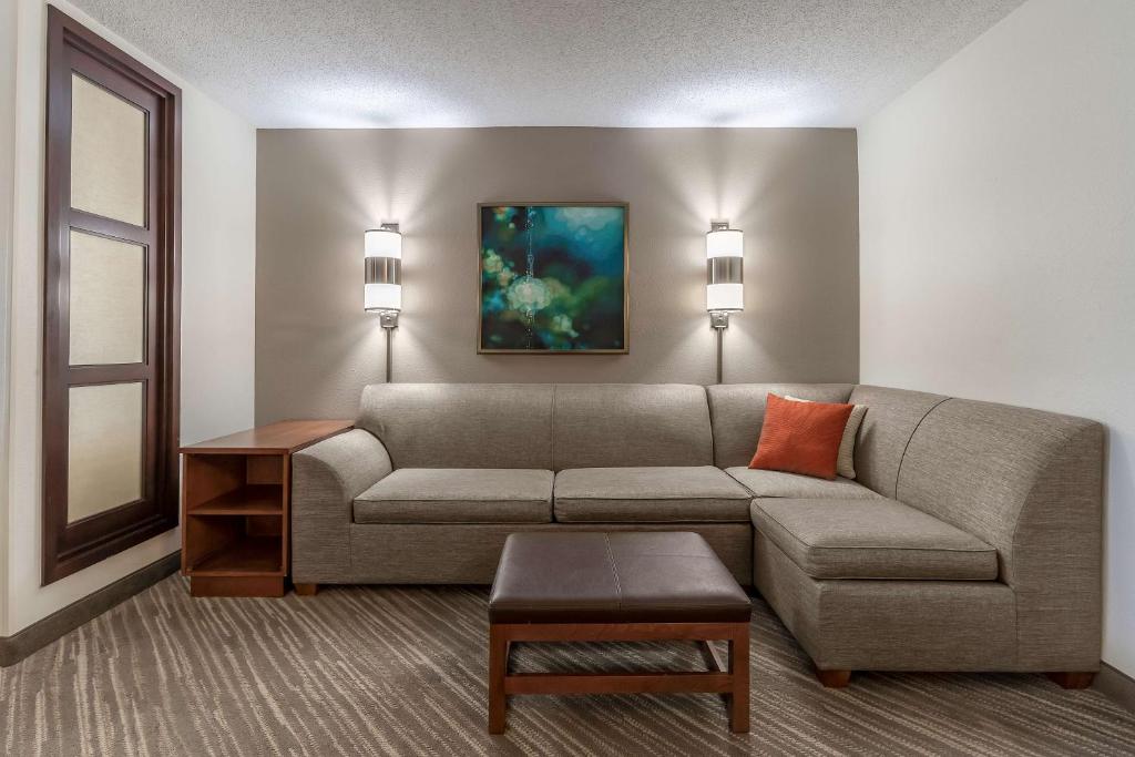 Hyatt Place Richmond Arboretum image 18